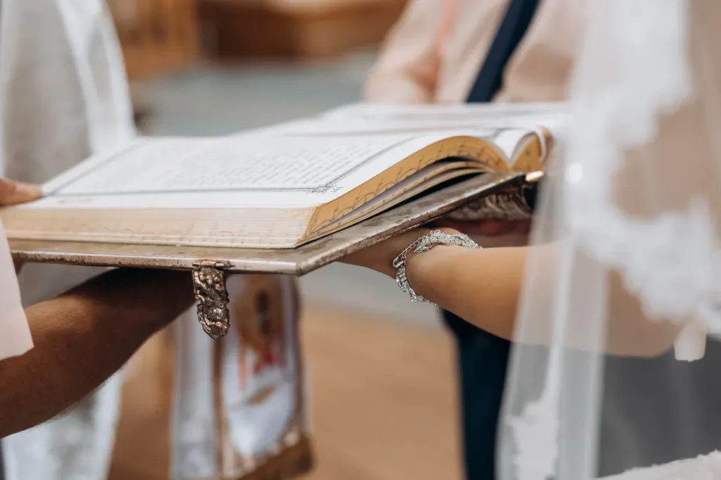 Jak wybrać odpowiednie ornaty liturgiczne